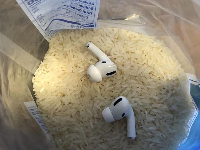 mettre des airpods dans du riz